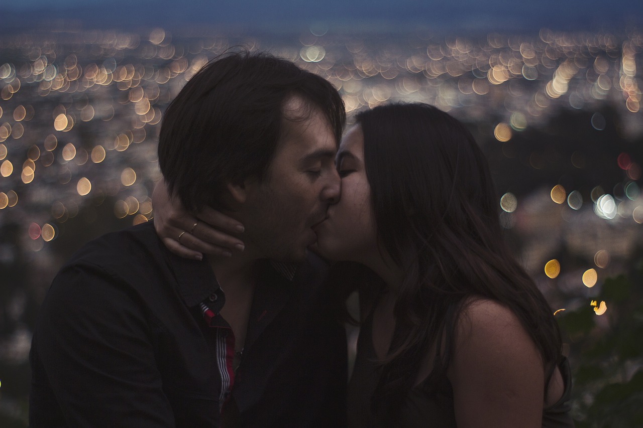 最新親吻視頻，情感表達的新潮流