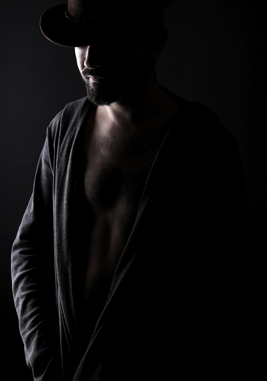 經(jīng)典電影黑暗陰影演員表解析