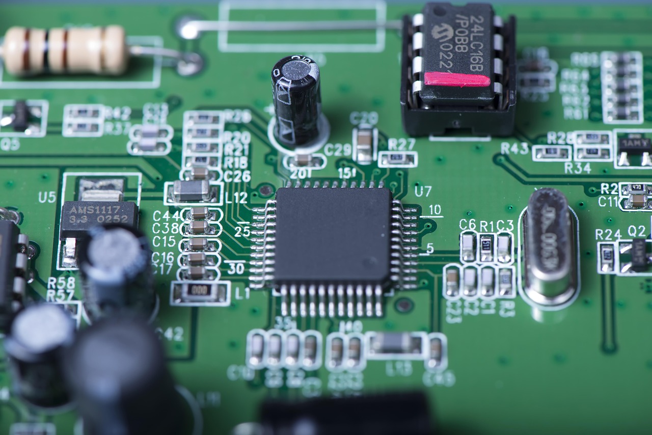 美禁芯片動態(tài)，全球科技產(chǎn)業(yè)面臨的新挑戰(zhàn)與影響分析