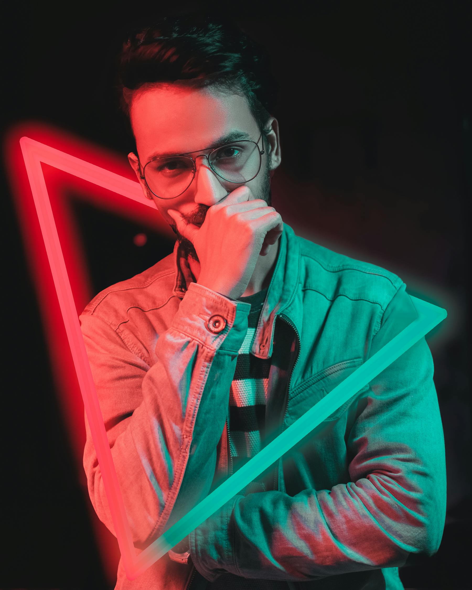 胡歌，從演員到公眾人物的轉(zhuǎn)變與自我表達——探尋其微博更新的深層意義