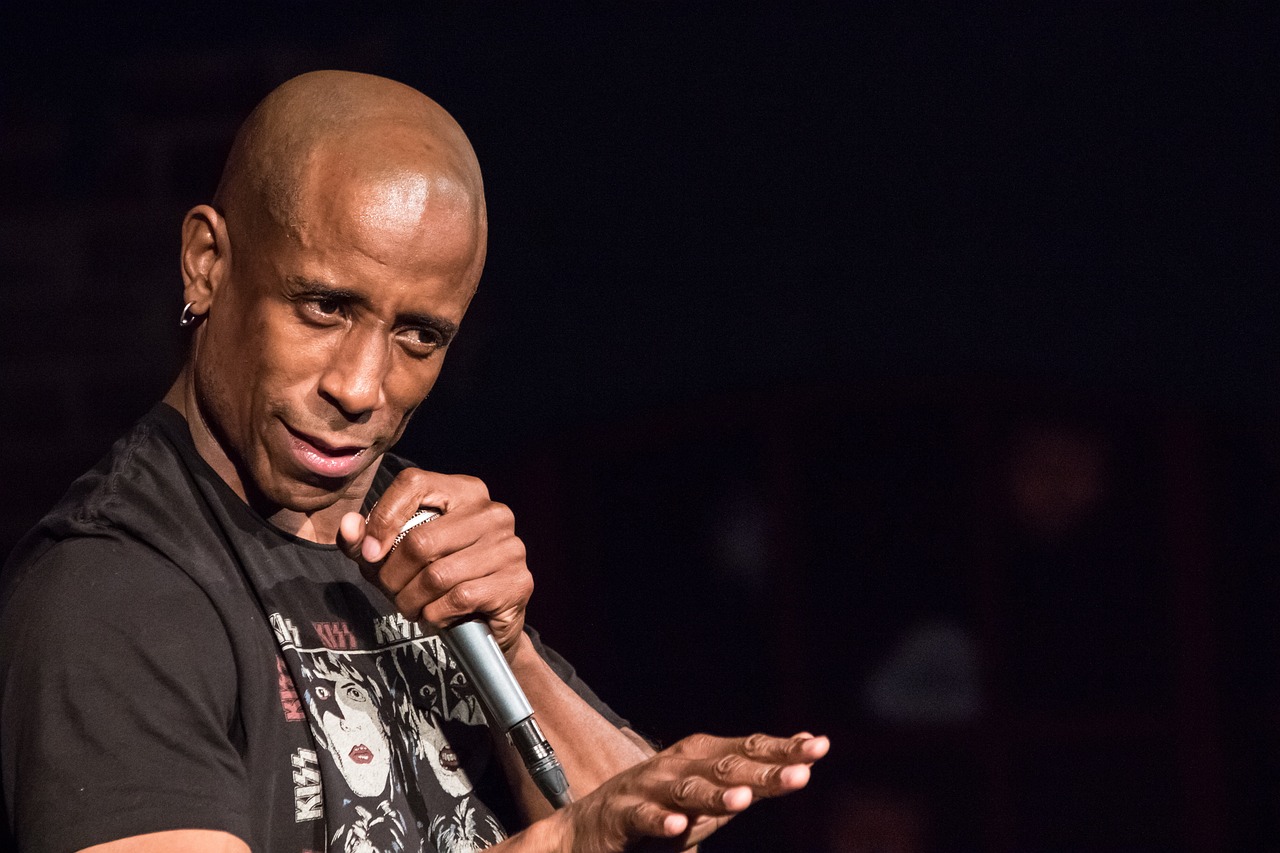 喜劇男演員，幽默背后的辛勤付出與獨特魅力探索