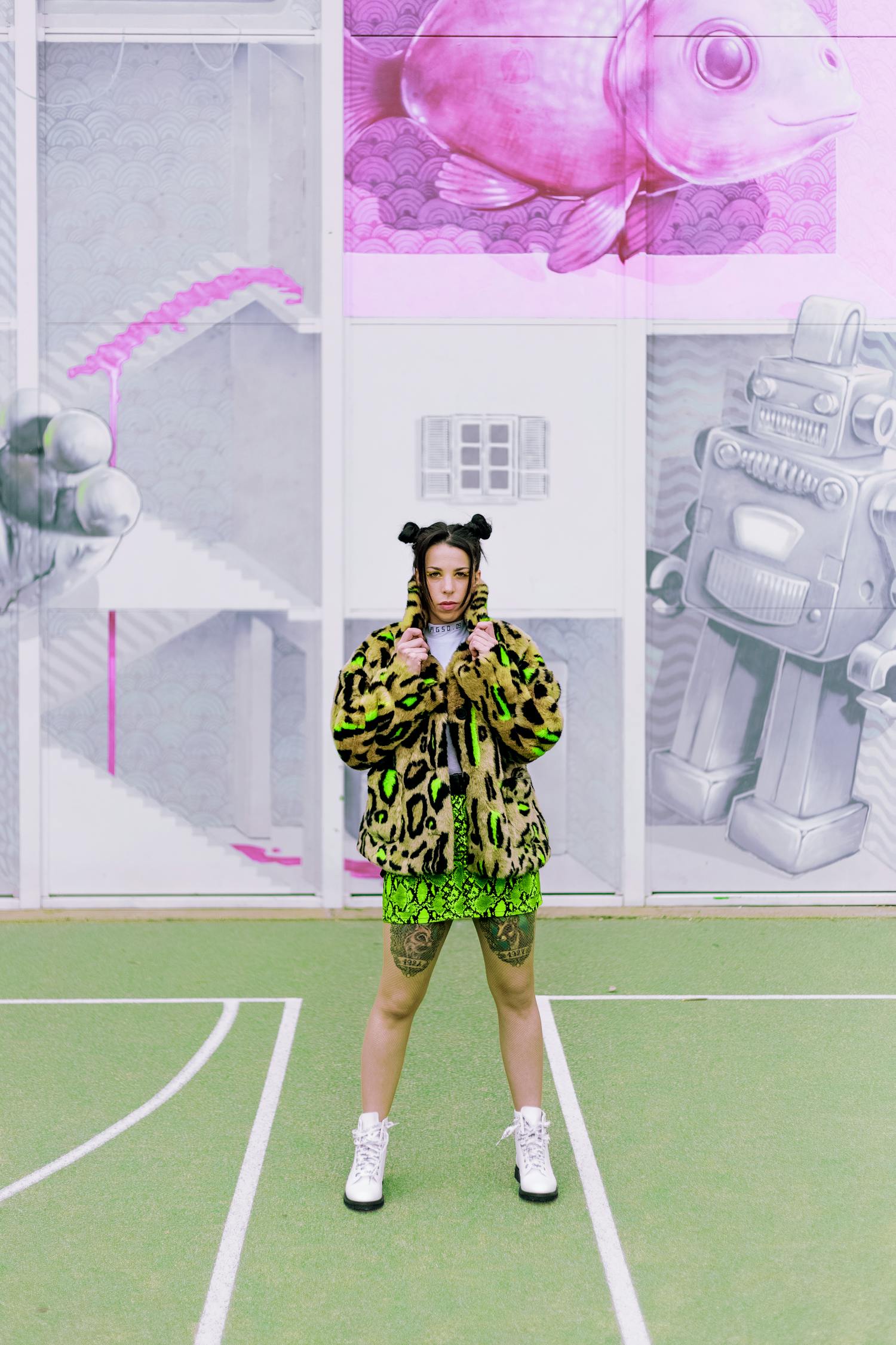 張雨綺機(jī)場街拍，時尚魅力的瞬間定格風(fēng)采