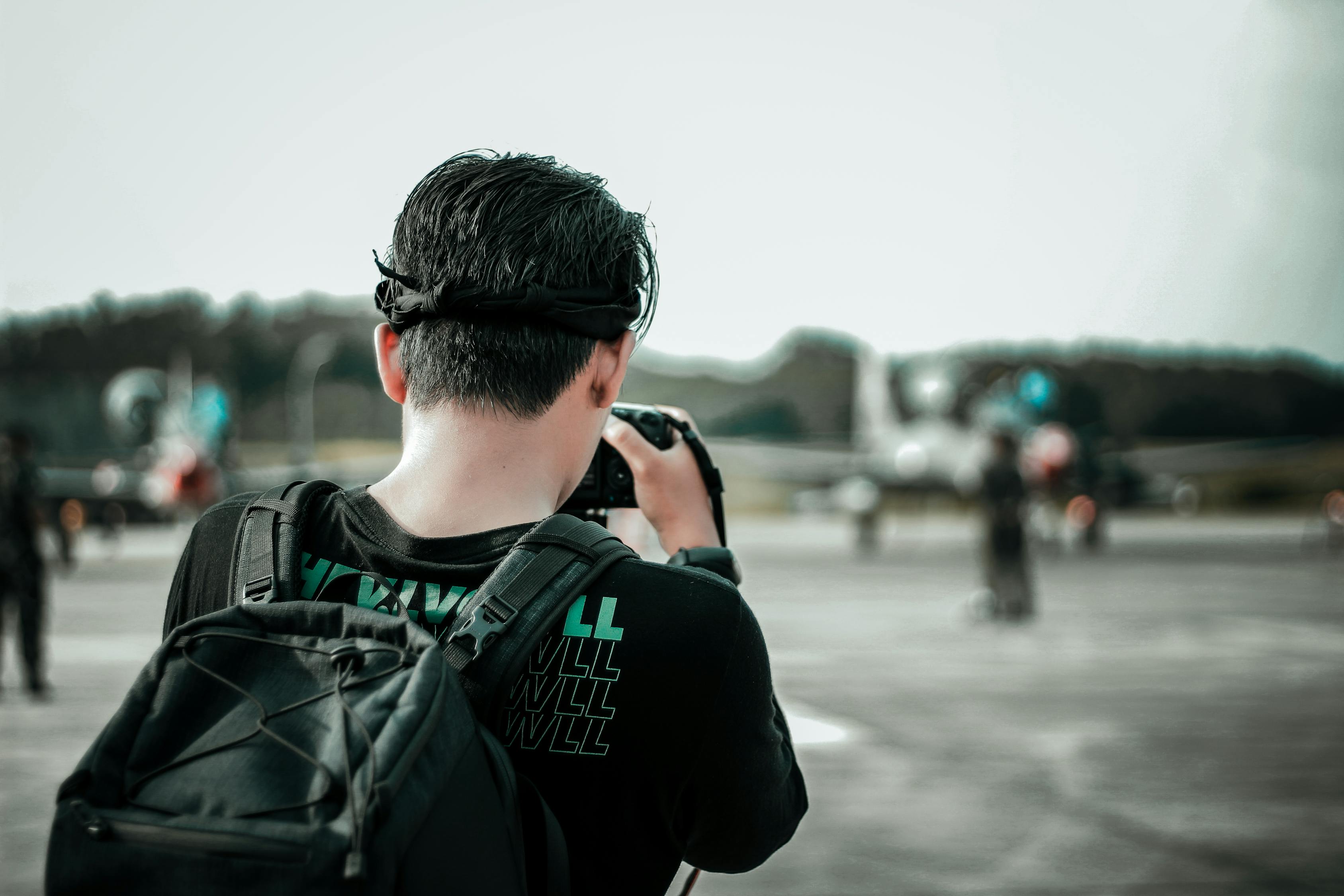 鄭愷近期照片展現(xiàn)多元魅力，影視新星的風(fēng)采