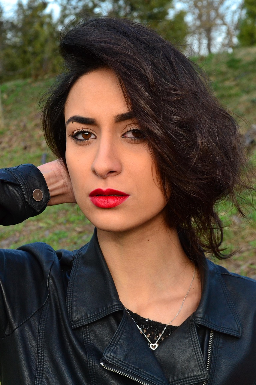 審美視角下的探討，哪位女明星的胸部最為引人注目？