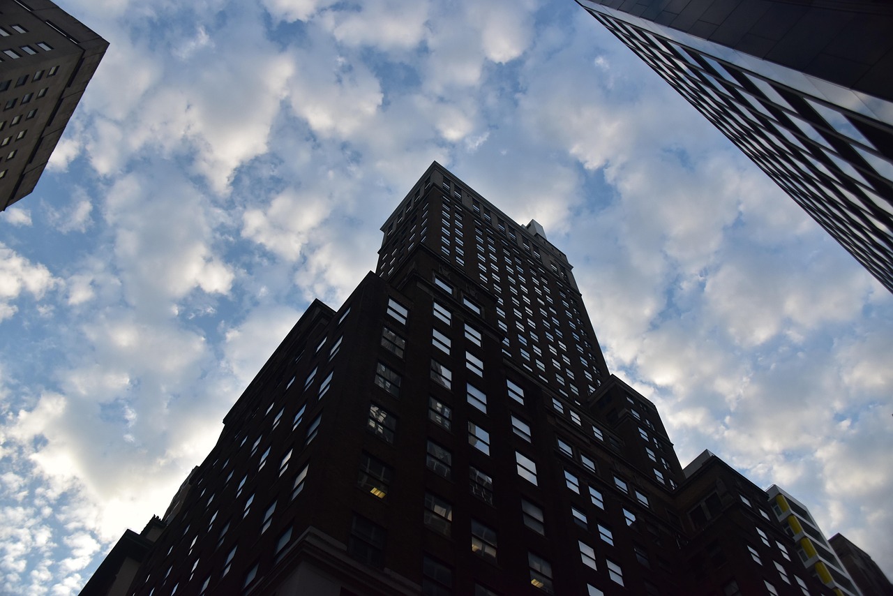 鉅派美國(guó)上市，探索新機(jī)遇，共筑美好未來(lái)