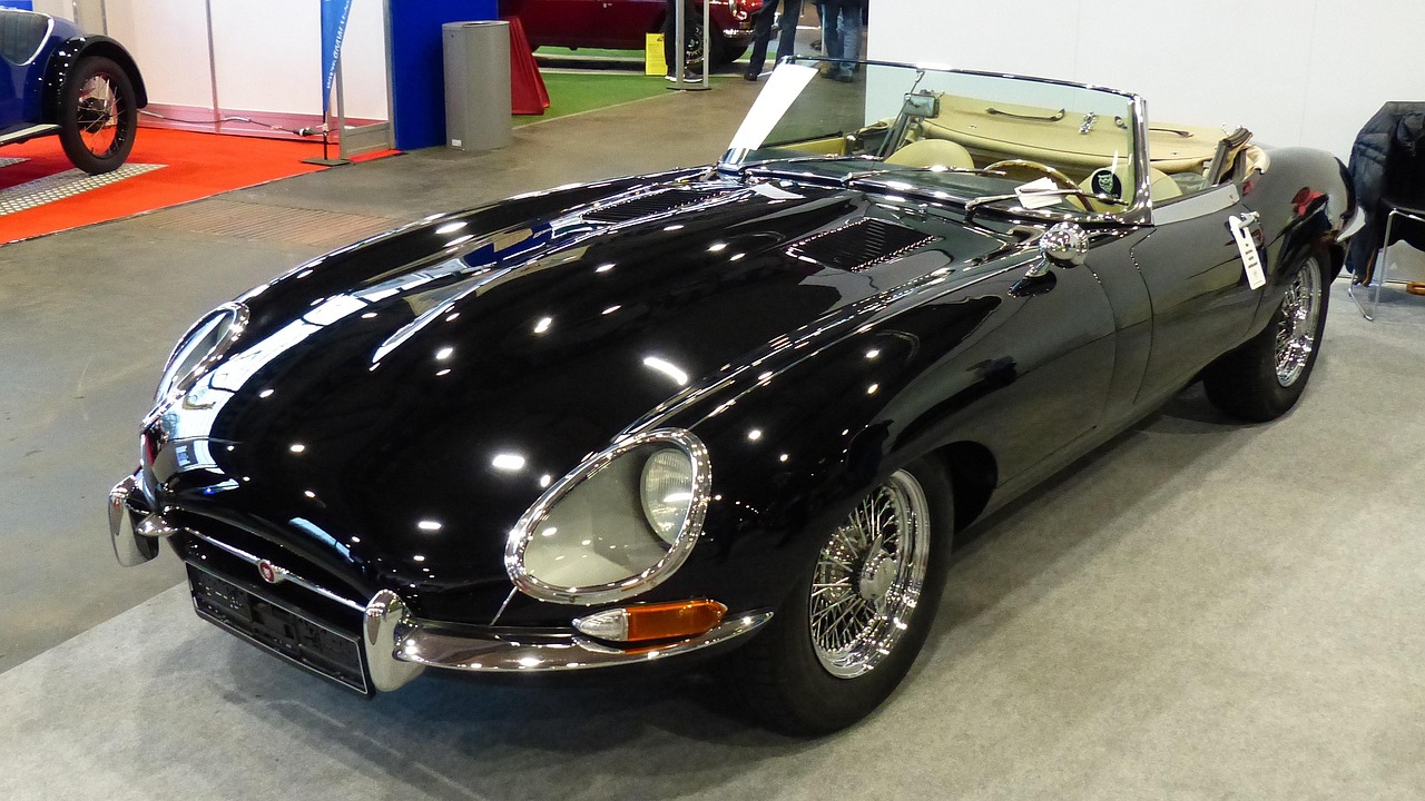 自動(dòng)駕駛汽車(chē)價(jià)格走向普及的拐點(diǎn)分析，未來(lái)購(gòu)車(chē)新趨勢(shì)探討