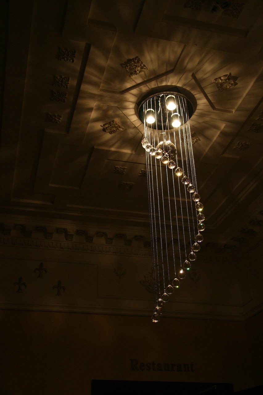 花火2017年度小說精選，燃燒文學(xué)之光璀璨呈現(xiàn)