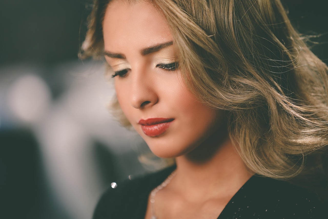 三十歲女明星的璀璨人生新篇章，閃耀人生的新篇章開始！