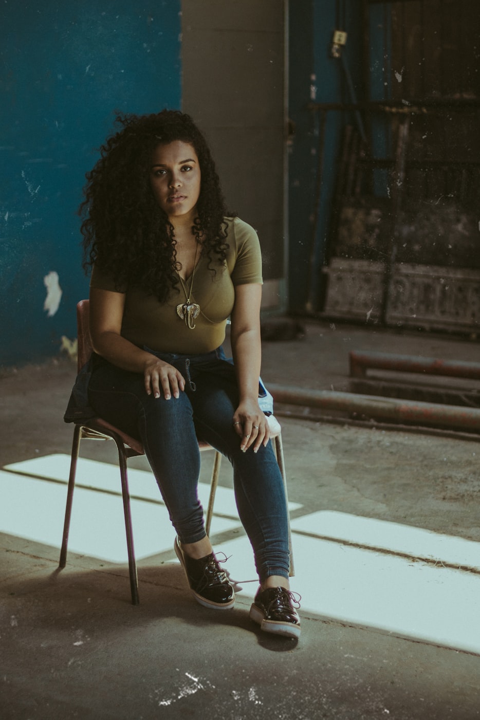 吉克雋逸最新寫真,時尚先鋒展現獨特魅力風采